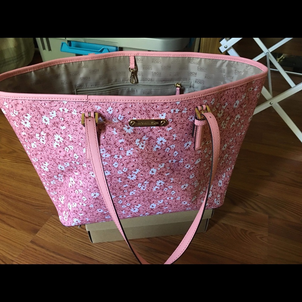 Sold do not buy X-large Michael Kors Tote